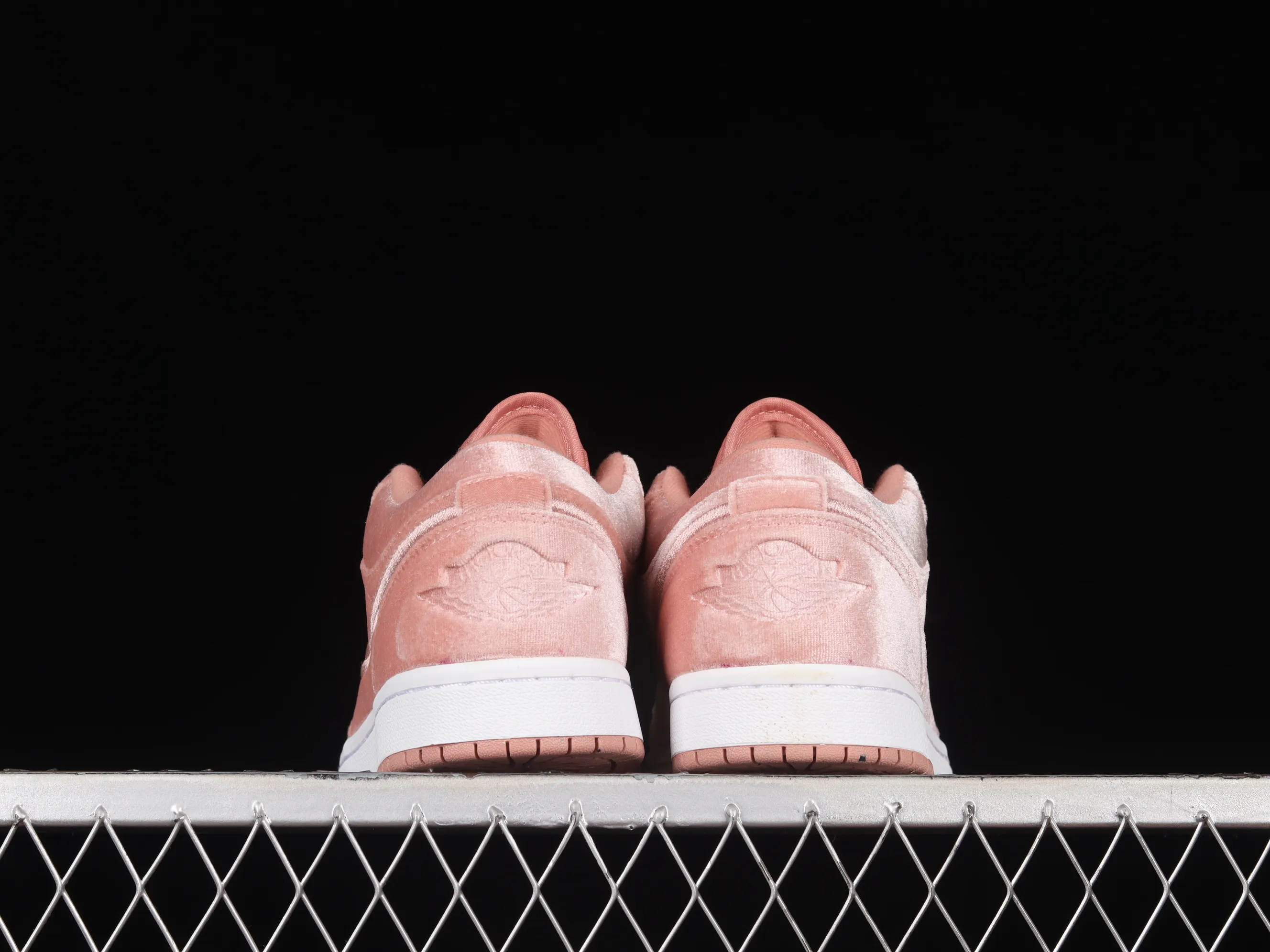 All categories Air Jordan Jordan series basketball shoes Air Jordan 1 Low G version pure original Air Jordan 1 Low "Pink Velvet" AJ1 Joe 1 velvet pink low-top basketball shoes DQ8396-600